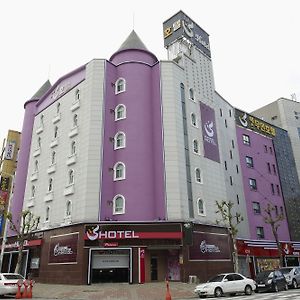 S Hotel